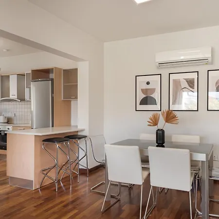 Phaedrus Living Evergreen Flat Apartament *